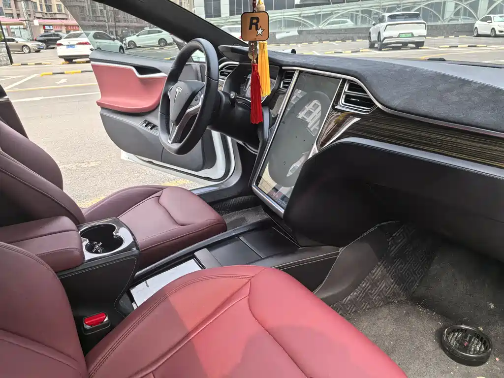 Tesla Model S 2015 — фото 12
