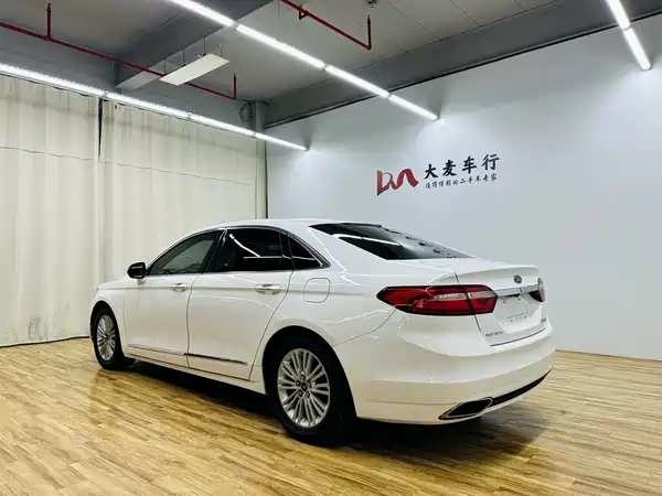 Ford Taurus 2015