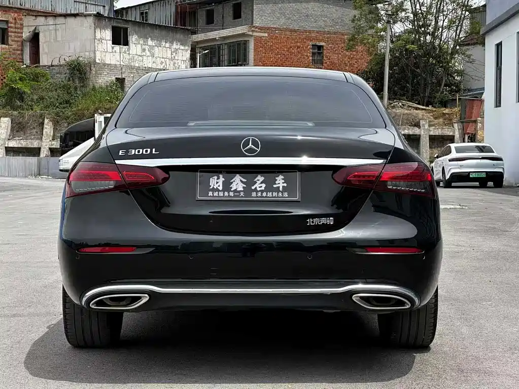Mercedes-Benz E-Class 2023 — фото 17
