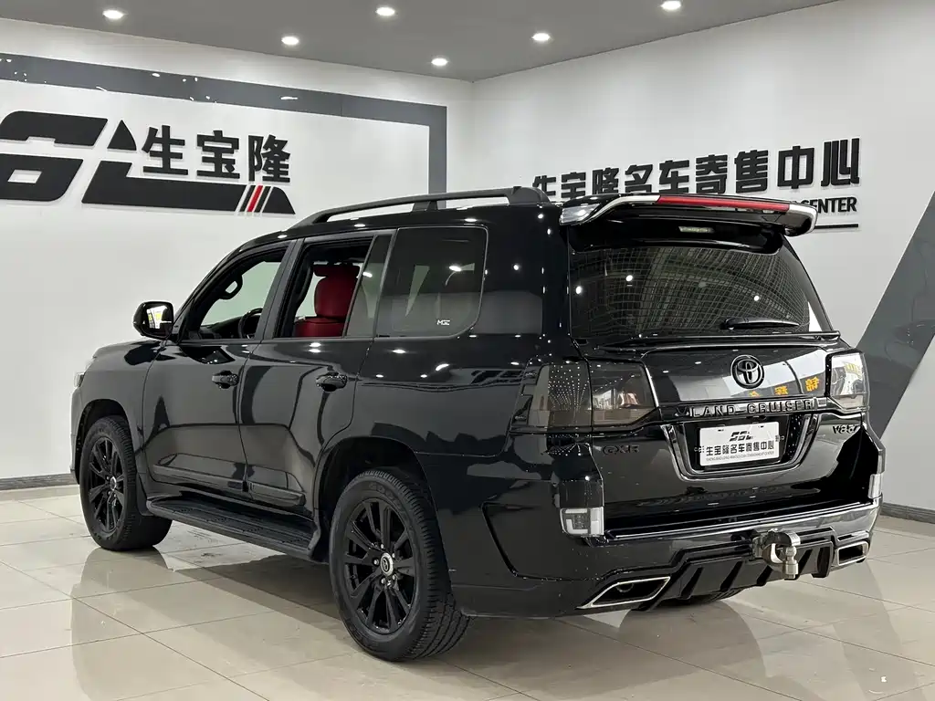 Toyota Land Cruiser 2020 — фото 6