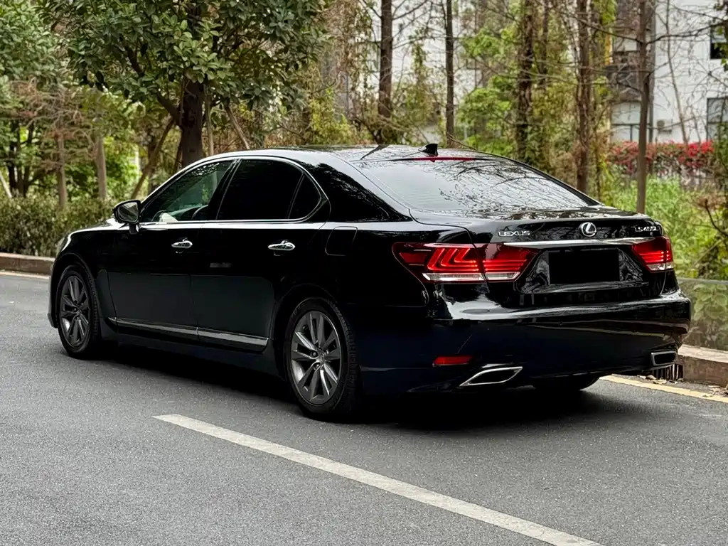 Lexus LS 2015 — фото 6