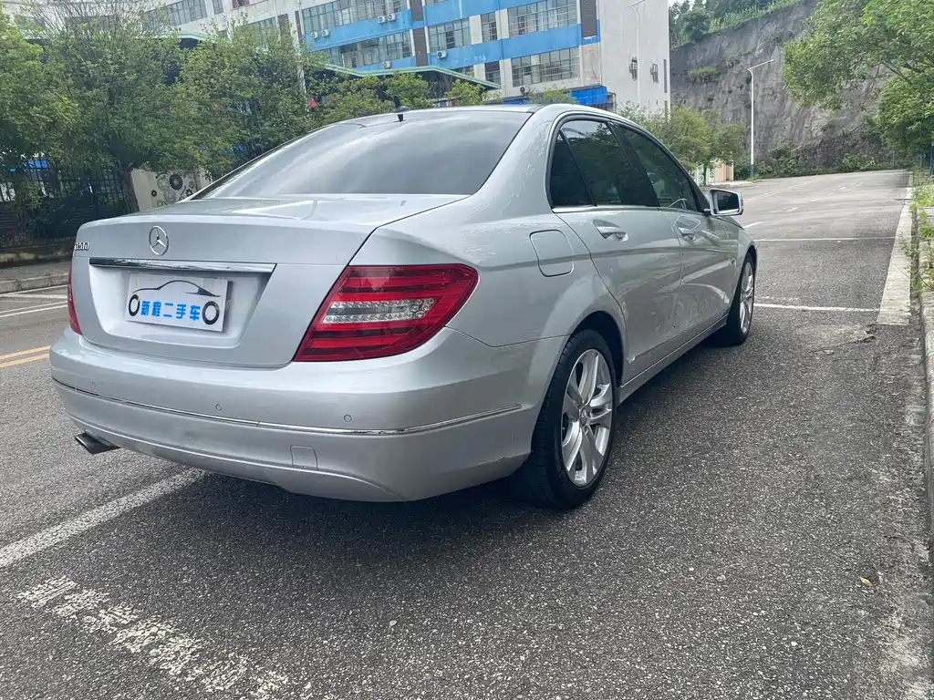 Mercedes-Benz C-Class 2011