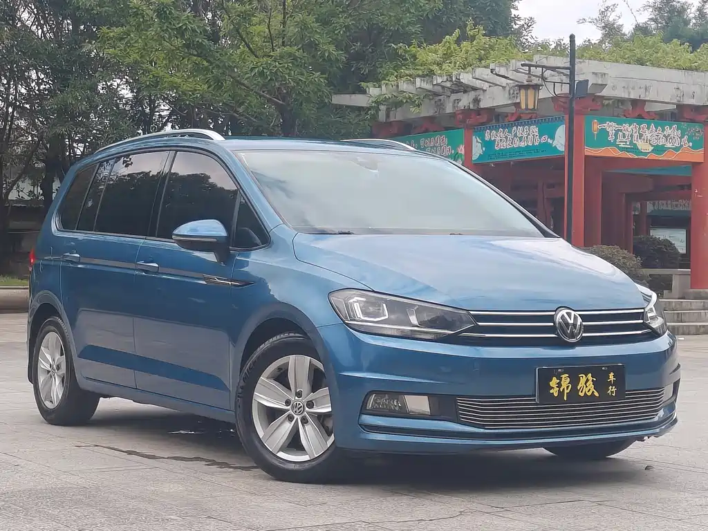 Volkswagen Touran 2019 — фото 1