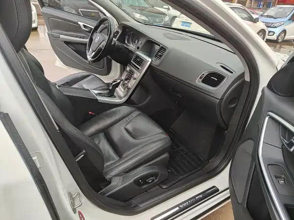 Volvo S60 2015