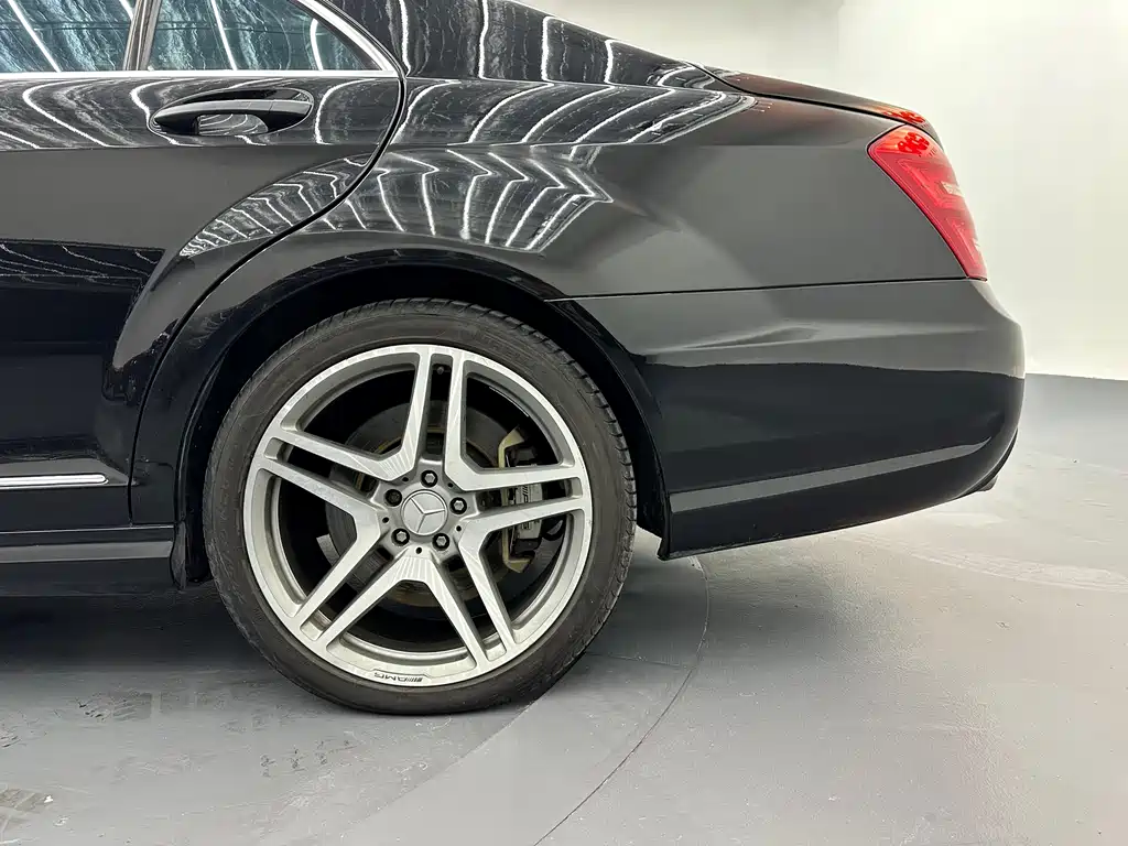Mercedes-Benz S-Class AMG 2010 — фото 11