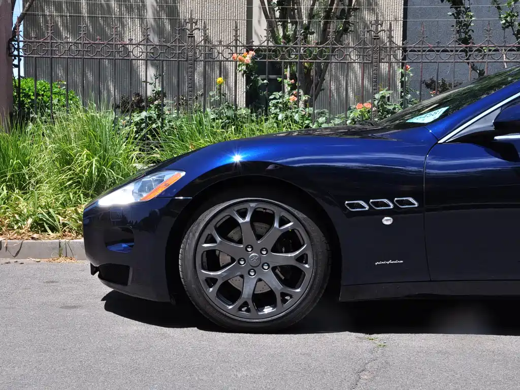 Maserati GranTurismo 2016 — фото 14
