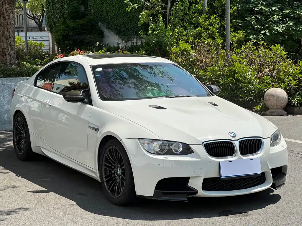BMW M3 2010 — фото 3