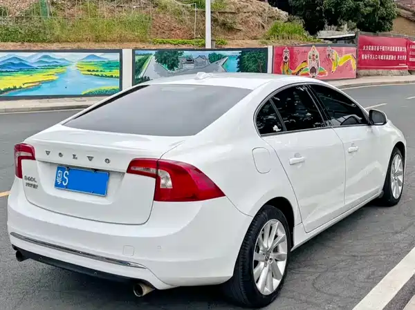 Volvo S60 2015