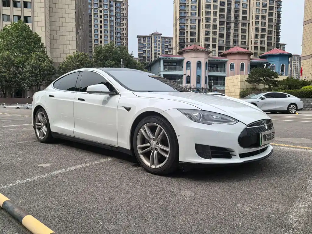 Tesla Model S 2015 — фото 3