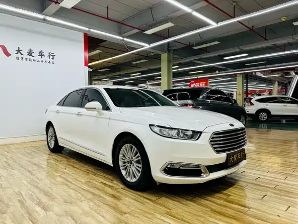 Ford Taurus 2015