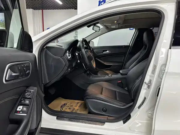 Mercedes-Benz GLA 2015
