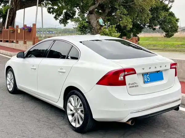 Volvo S60 2015