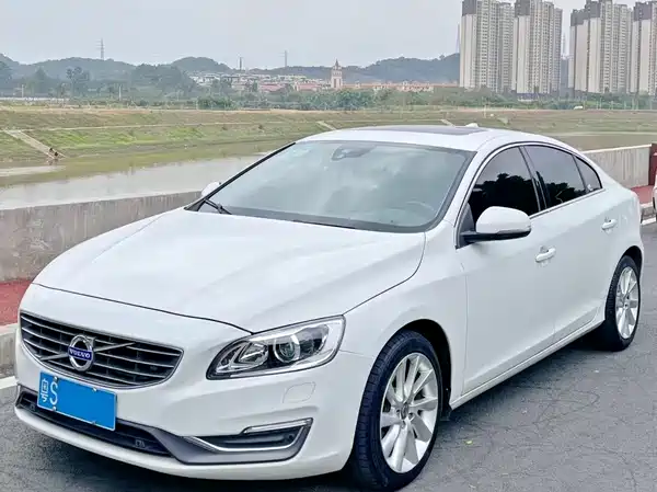 Volvo S60 2015