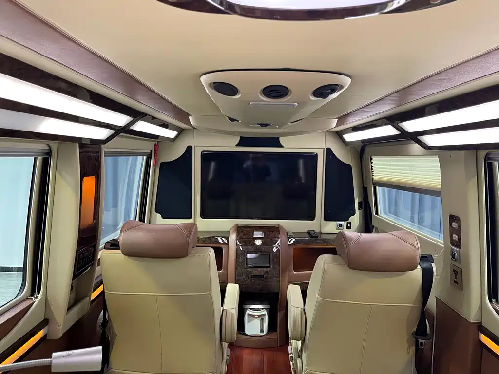Mercedes-Benz Sprinter 2017 — фото 11