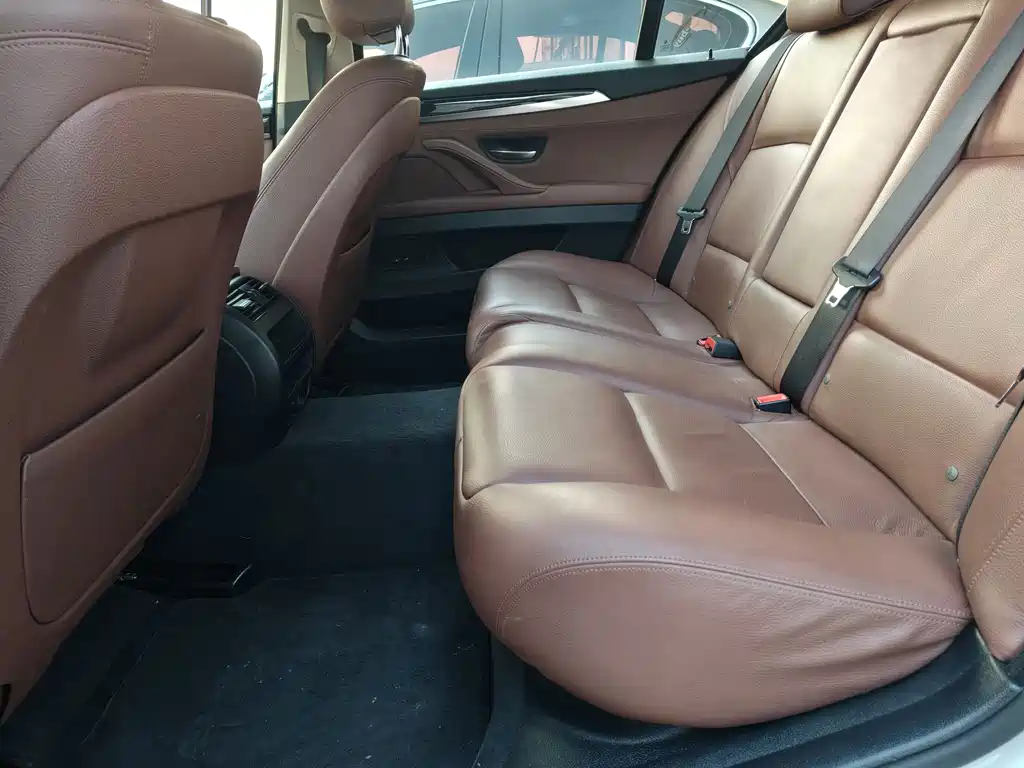 BMW 5 Series 2014 — фото 15