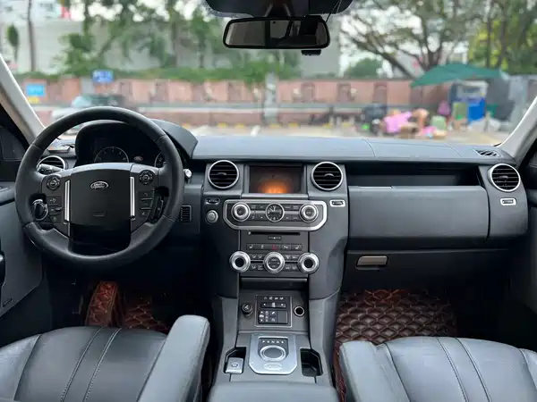 Land Rover Discovery 2015