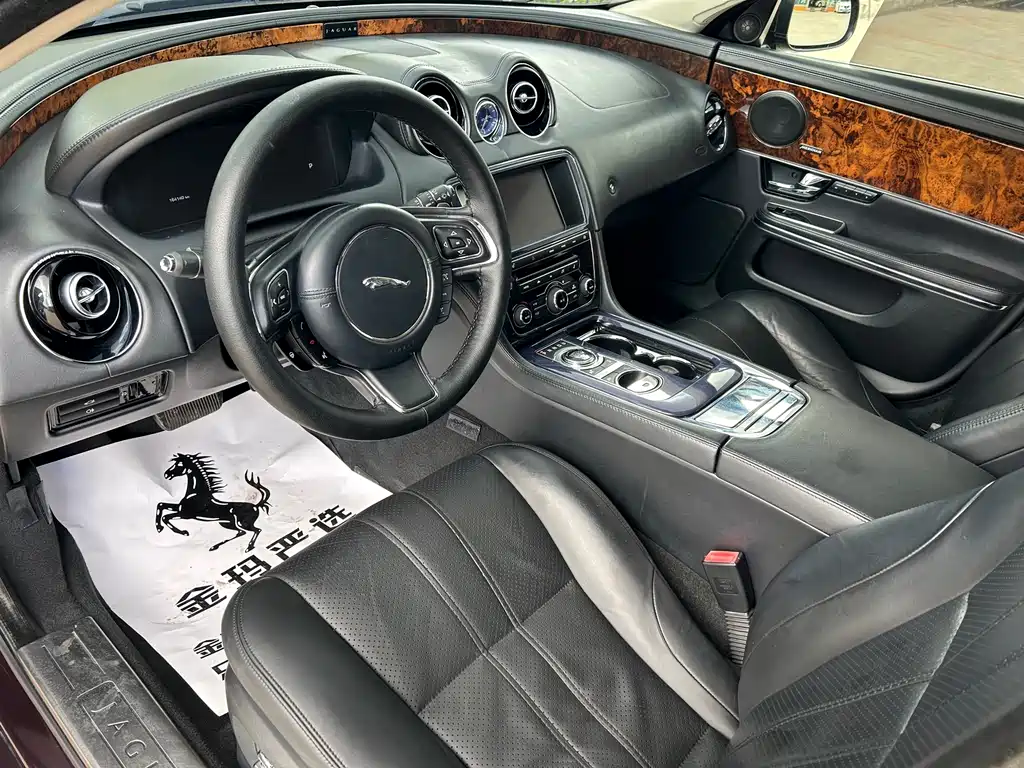 Jaguar XJ 2013 — фото 7