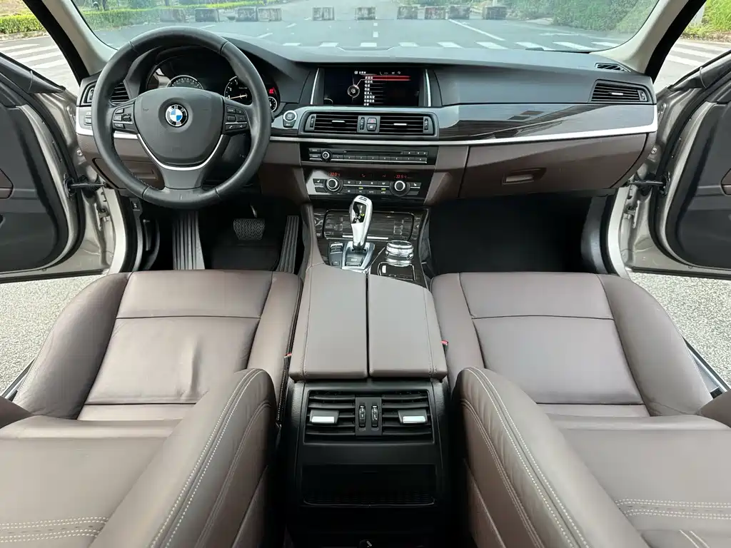BMW 5 Series 2014 — фото 13