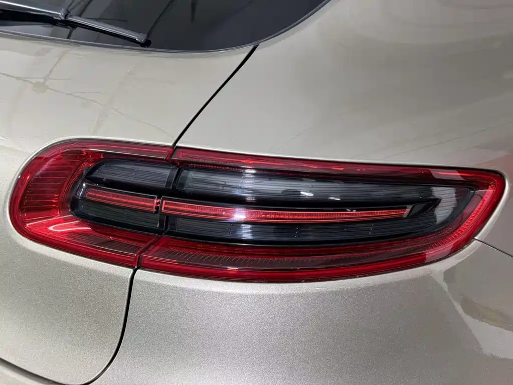 Porsche Macan 2015 — фото 19
