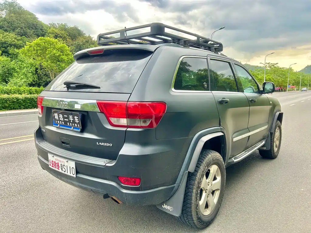 Jeep Grand Cherokee 2013 — фото 19