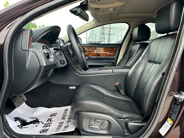 Jaguar XJ 2013