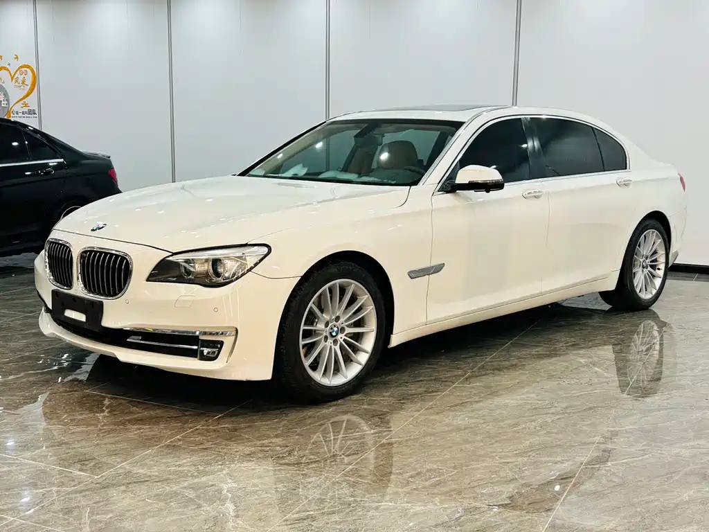 BMW 7 Series 2015 — фото 1