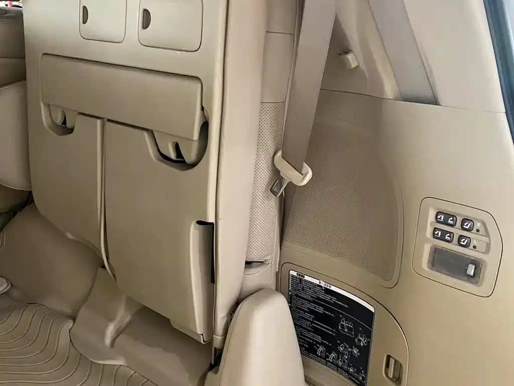 Lexus LX 2010 — фото 16