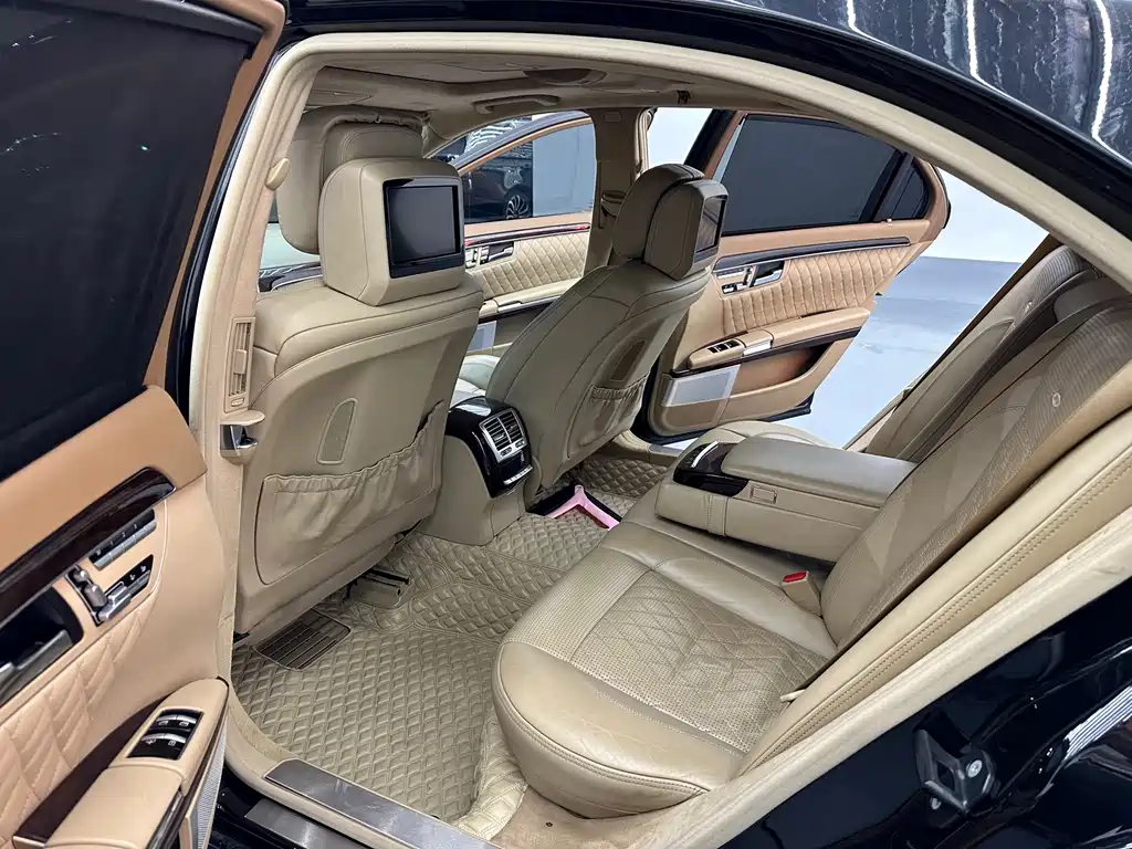 Mercedes-Benz S-Class AMG 2010 — фото 22