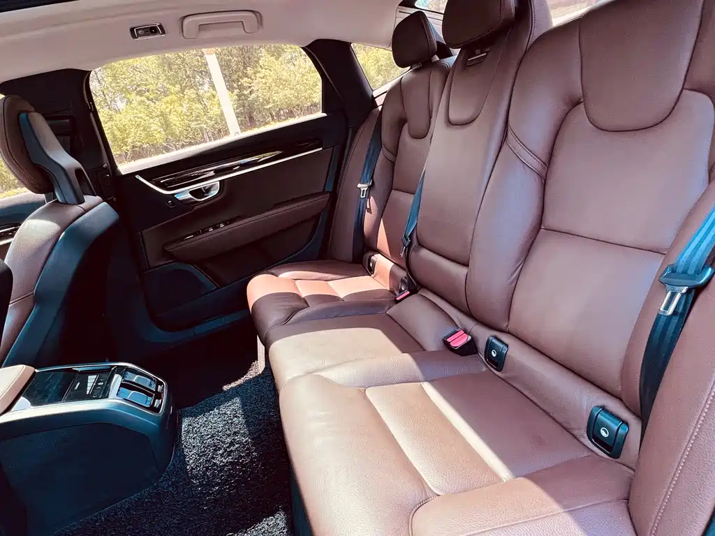 Volvo S90 2017 — фото 16