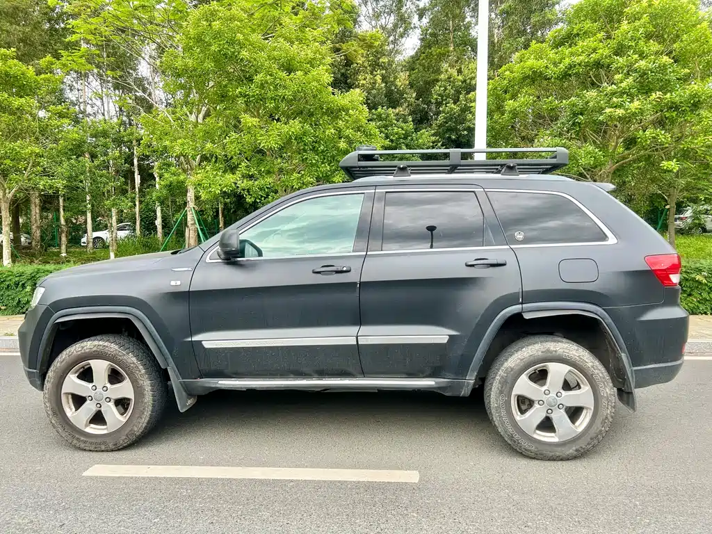 Jeep Grand Cherokee 2013 — фото 16