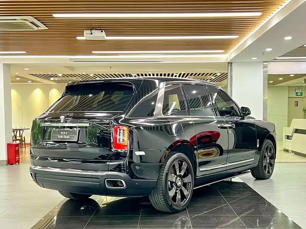 Rolls-Royce Cullinan 2022 — фото 3