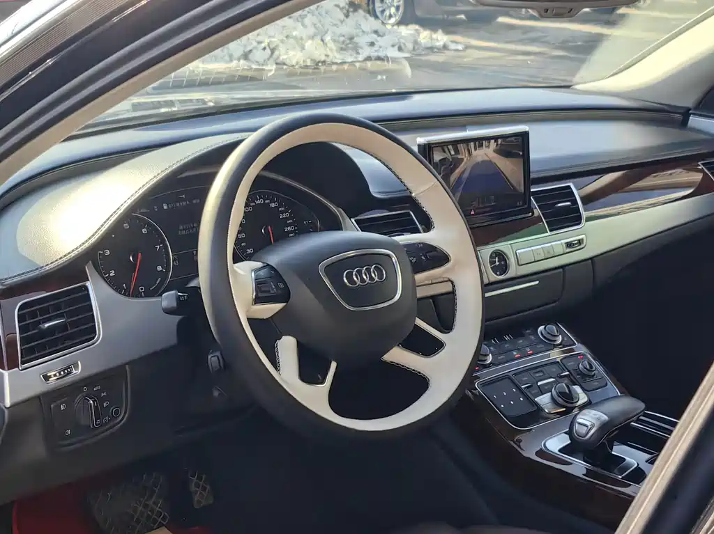 Audi A8 2014 — фото 11