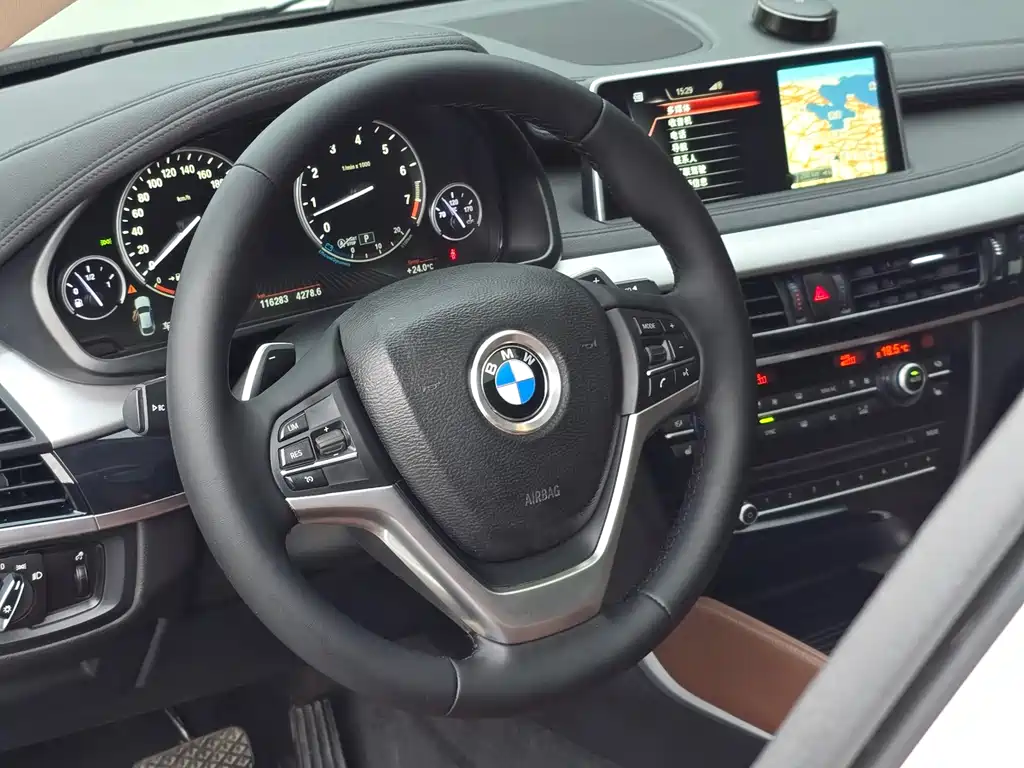 BMW X6 2015 — фото 23