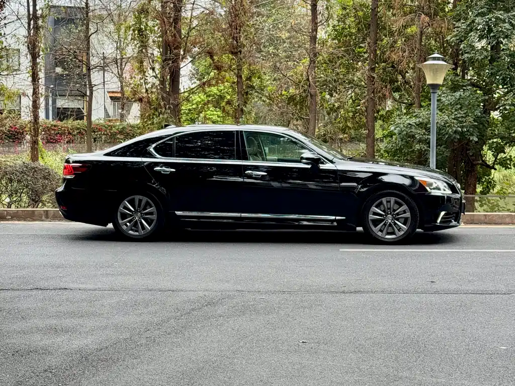 Lexus LS 2015 — фото 4