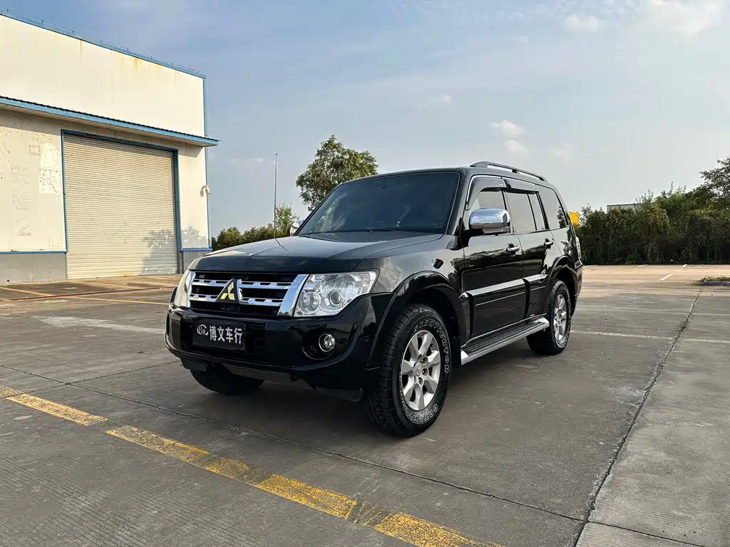 Mitsubishi Pajero 2014