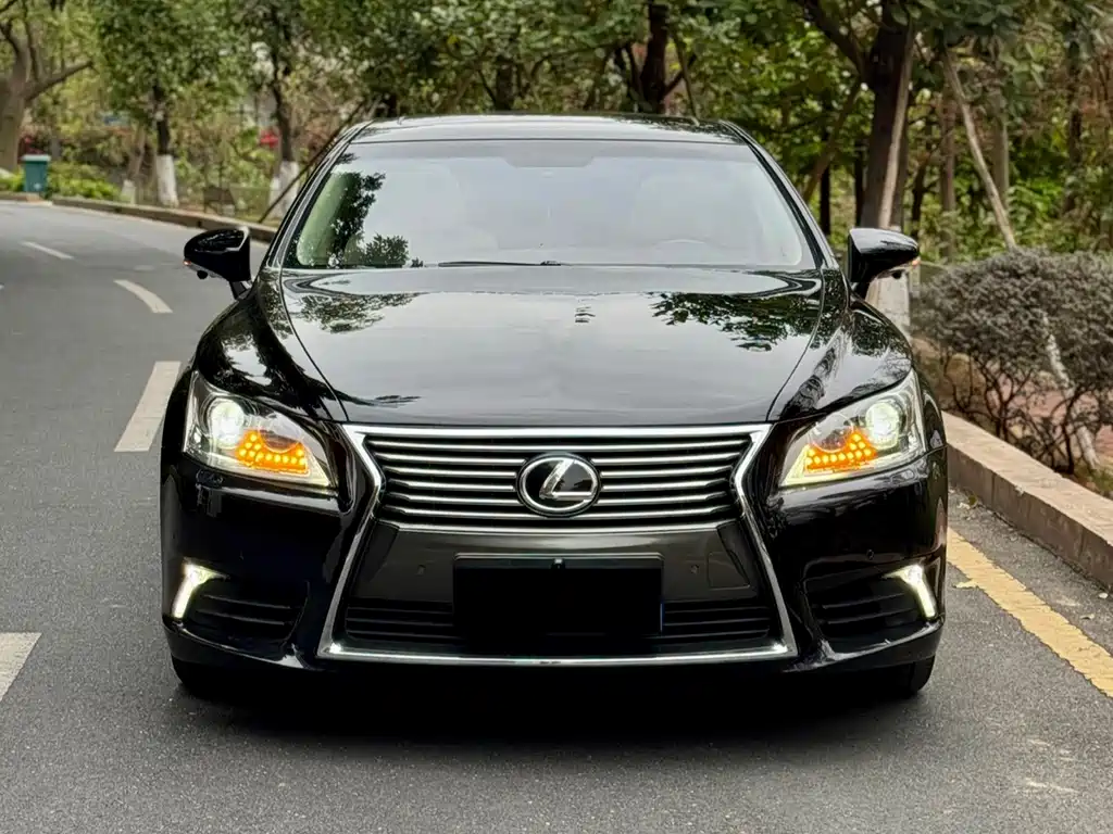 Lexus LS 2015 — фото 2