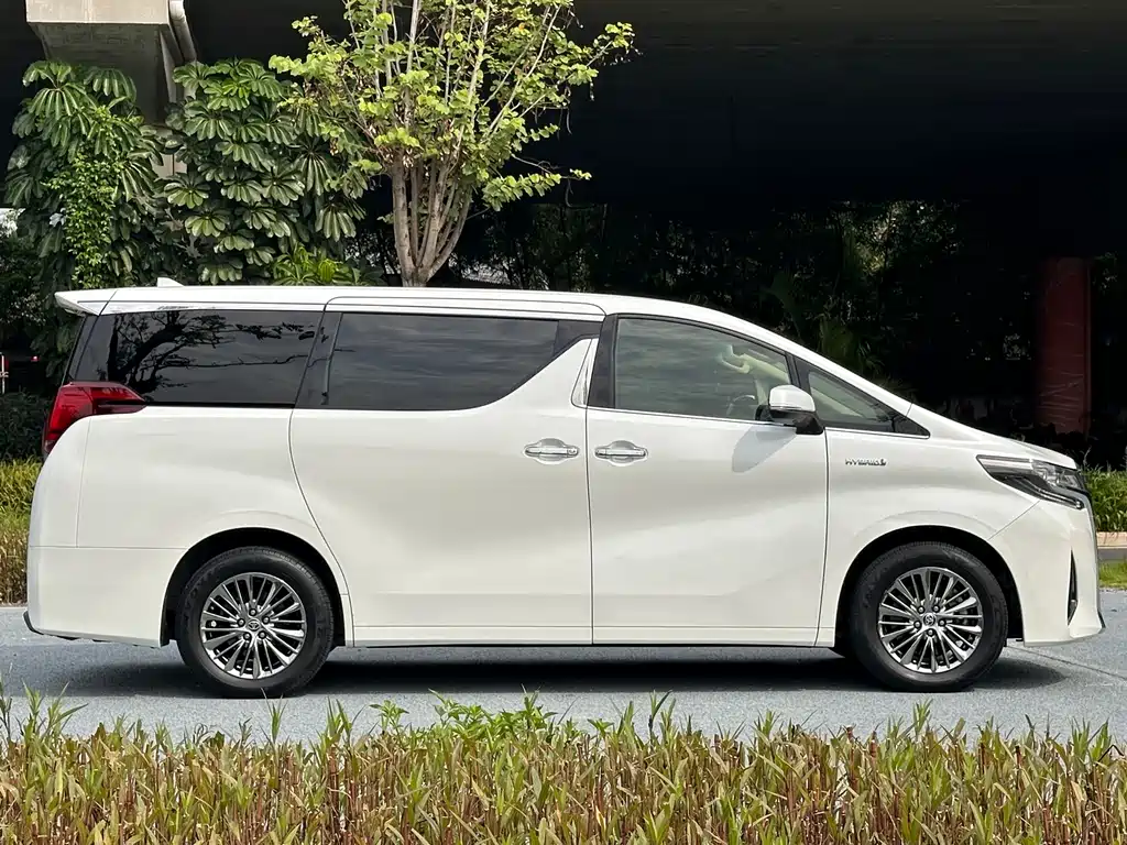 Toyota Alphard 2021 — фото 7