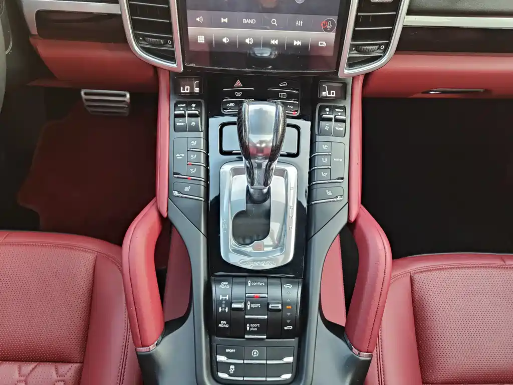 Porsche Cayenne 2016 — фото 13