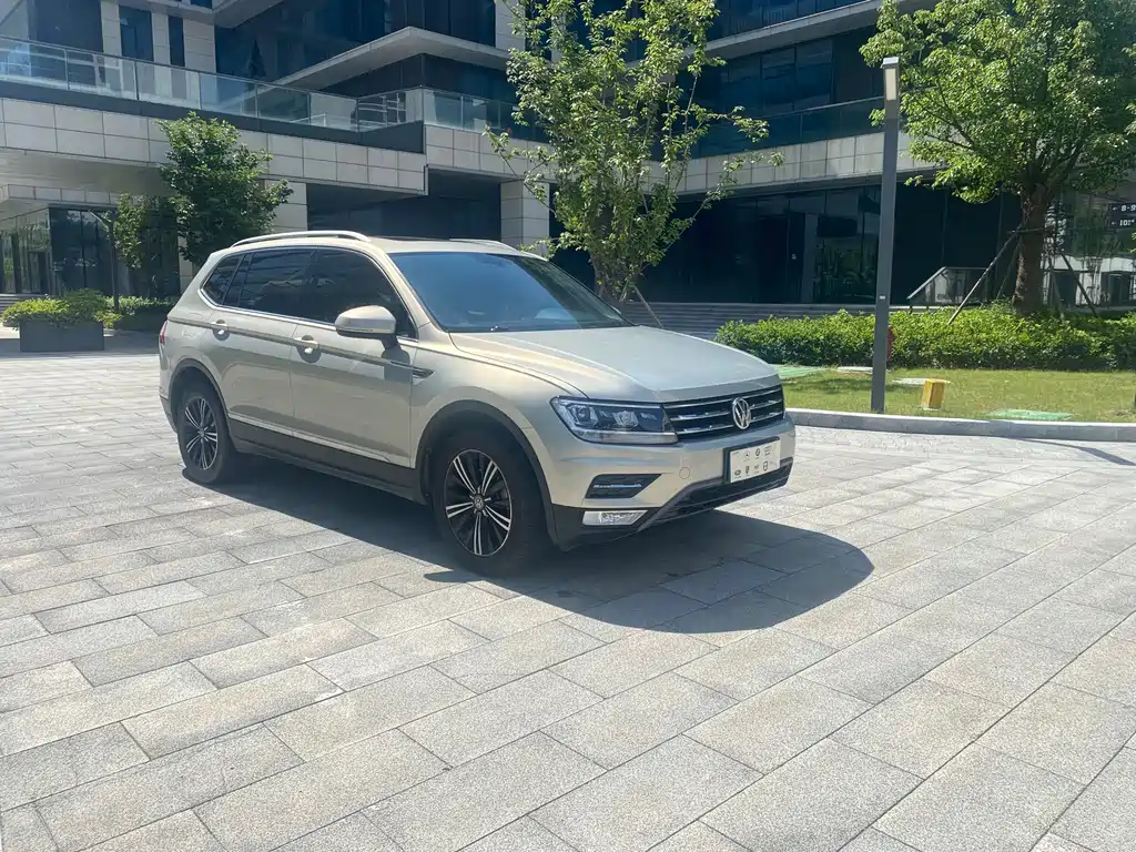 Volkswagen Tiguan L 2020 — фото 8