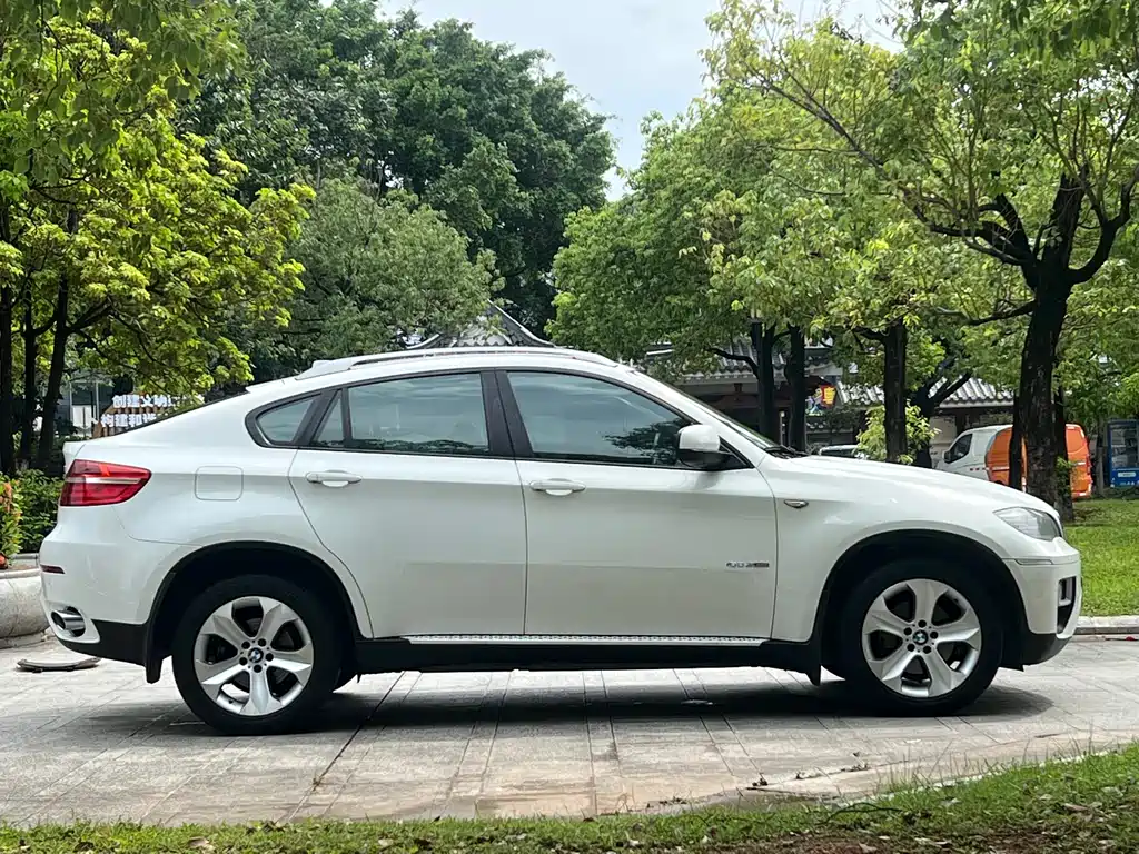 BMW X6 2014 — фото 12