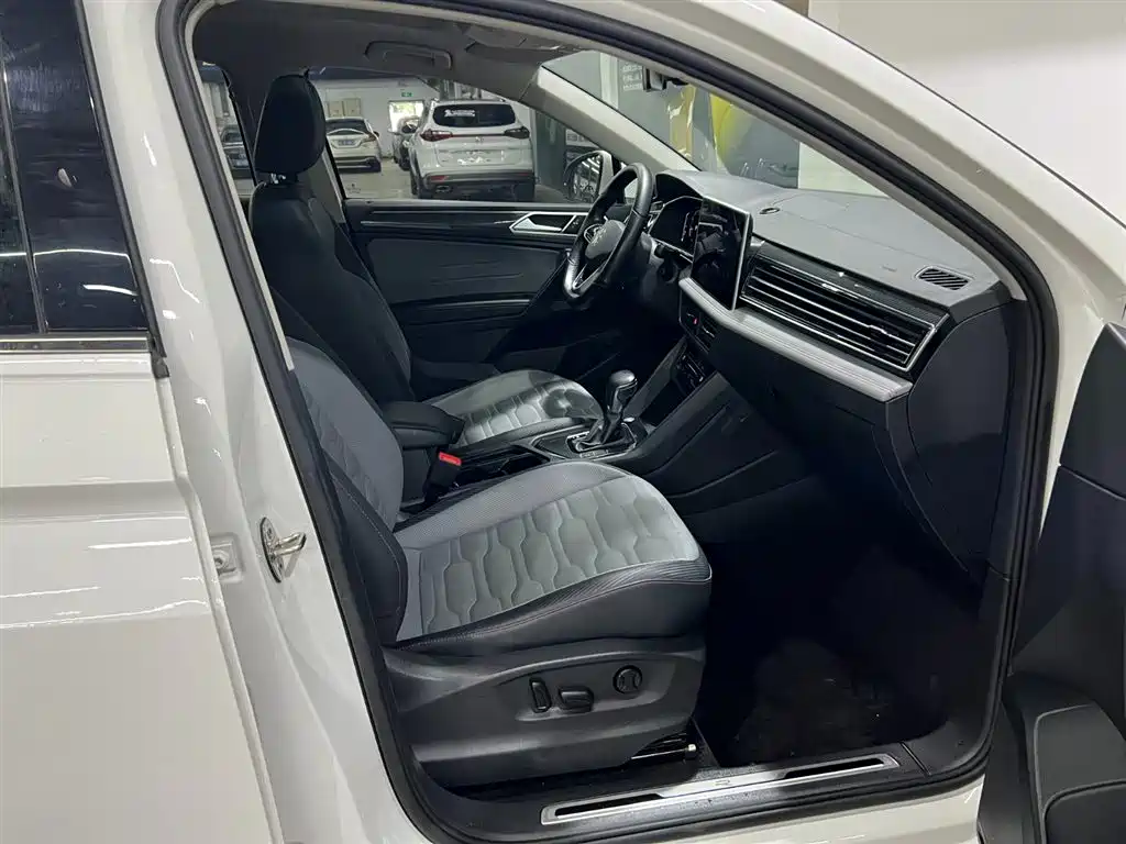 Volkswagen Tiguan X 2022 — фото 18