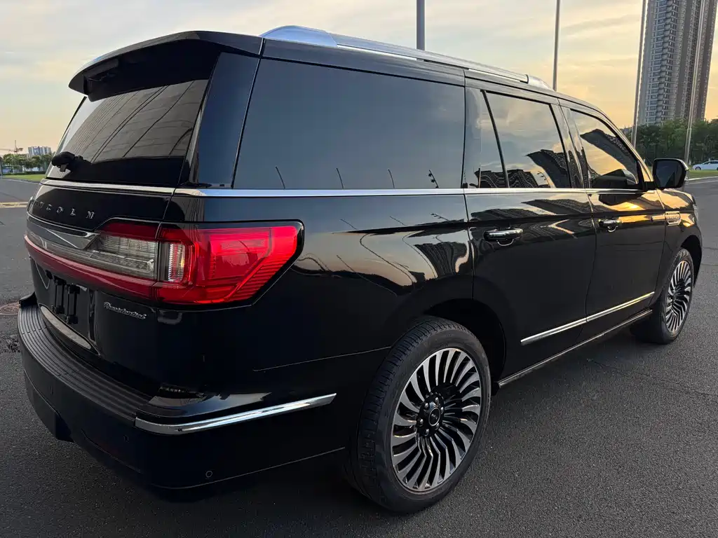 Lincoln Navigator 2021 — фото 10