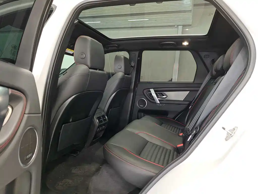 Land Rover Discovery Sport 2023 — фото 13