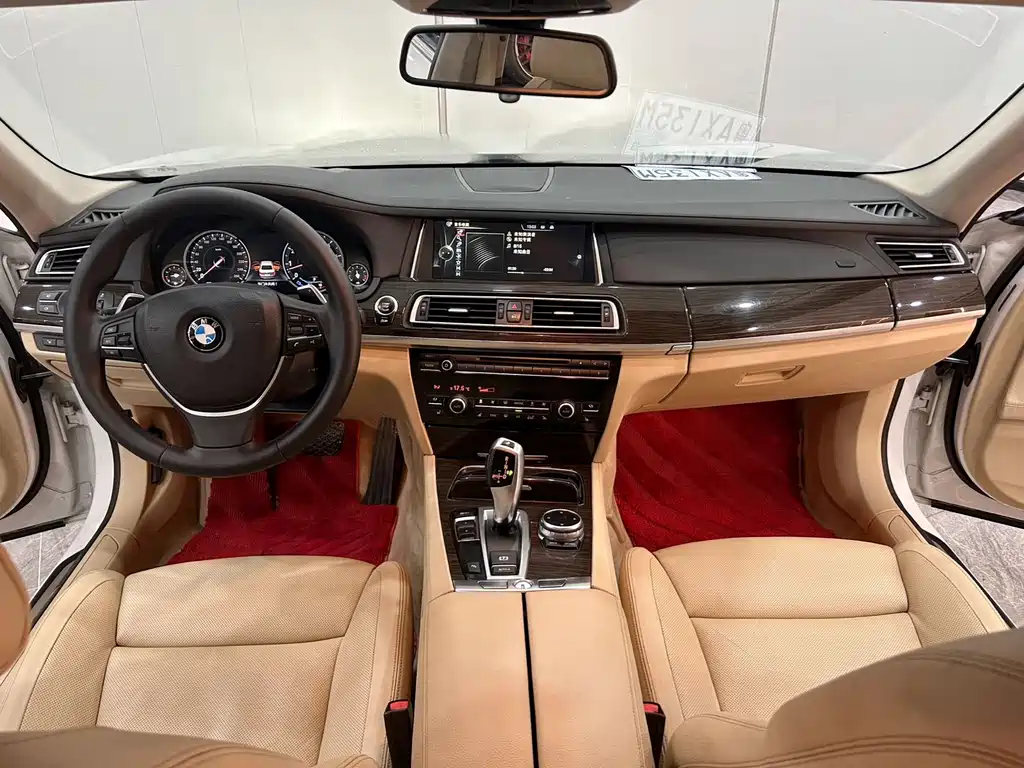BMW 7 Series 2015 — фото 12