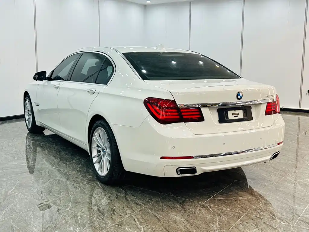 BMW 7 Series 2015 — фото 6