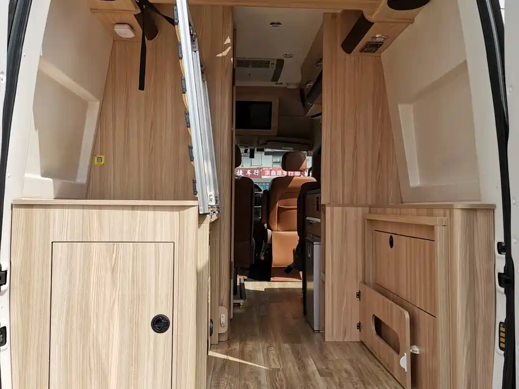 Maxus V80 RV 2018 — фото 14