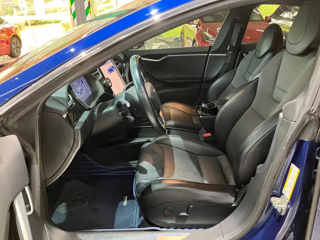 Tesla Model S 2017 — фото 14