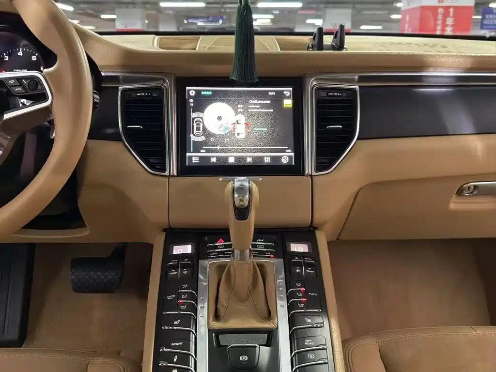 Porsche Macan 2015 — фото 13