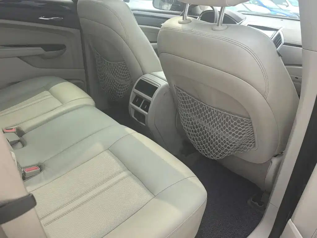 Cadillac SRX 2012 — фото 11