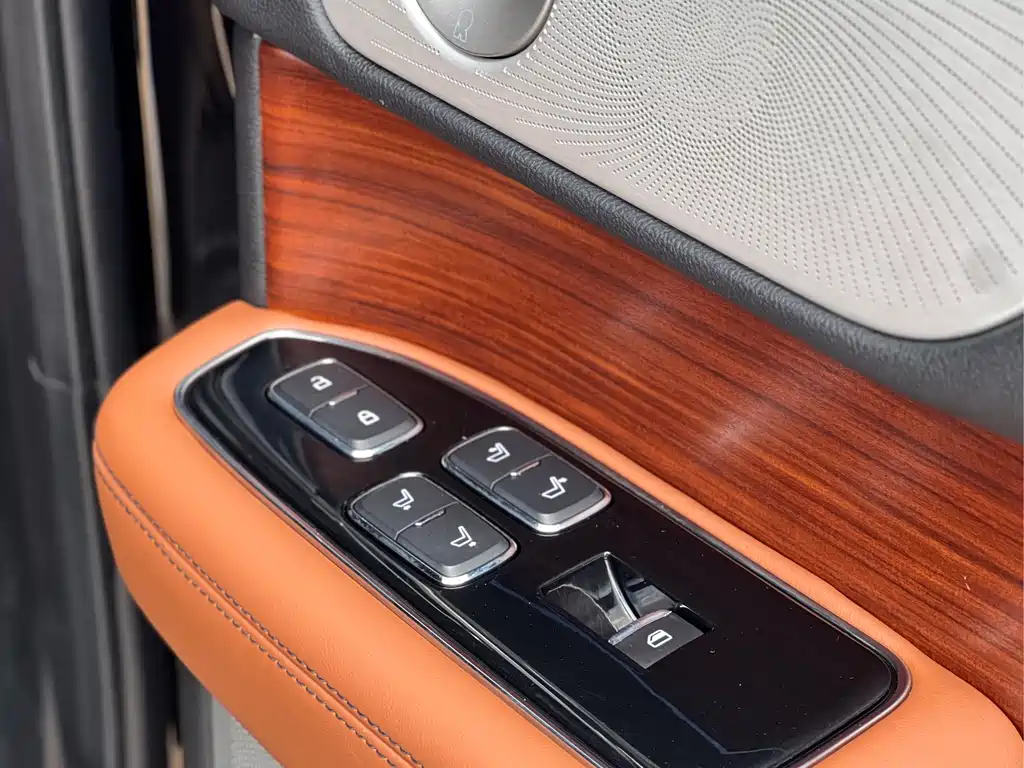 Lincoln Navigator 2019 — фото 15